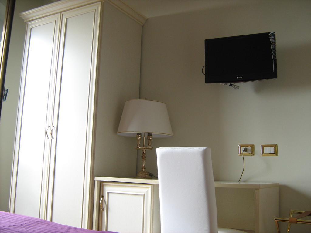 רומא Appia Nuova Holiday B&B חדר תמונה
