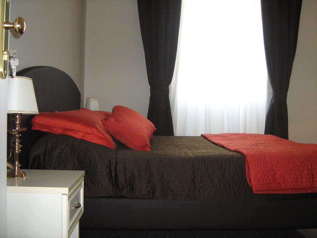 רומא Appia Nuova Holiday B&B חדר תמונה